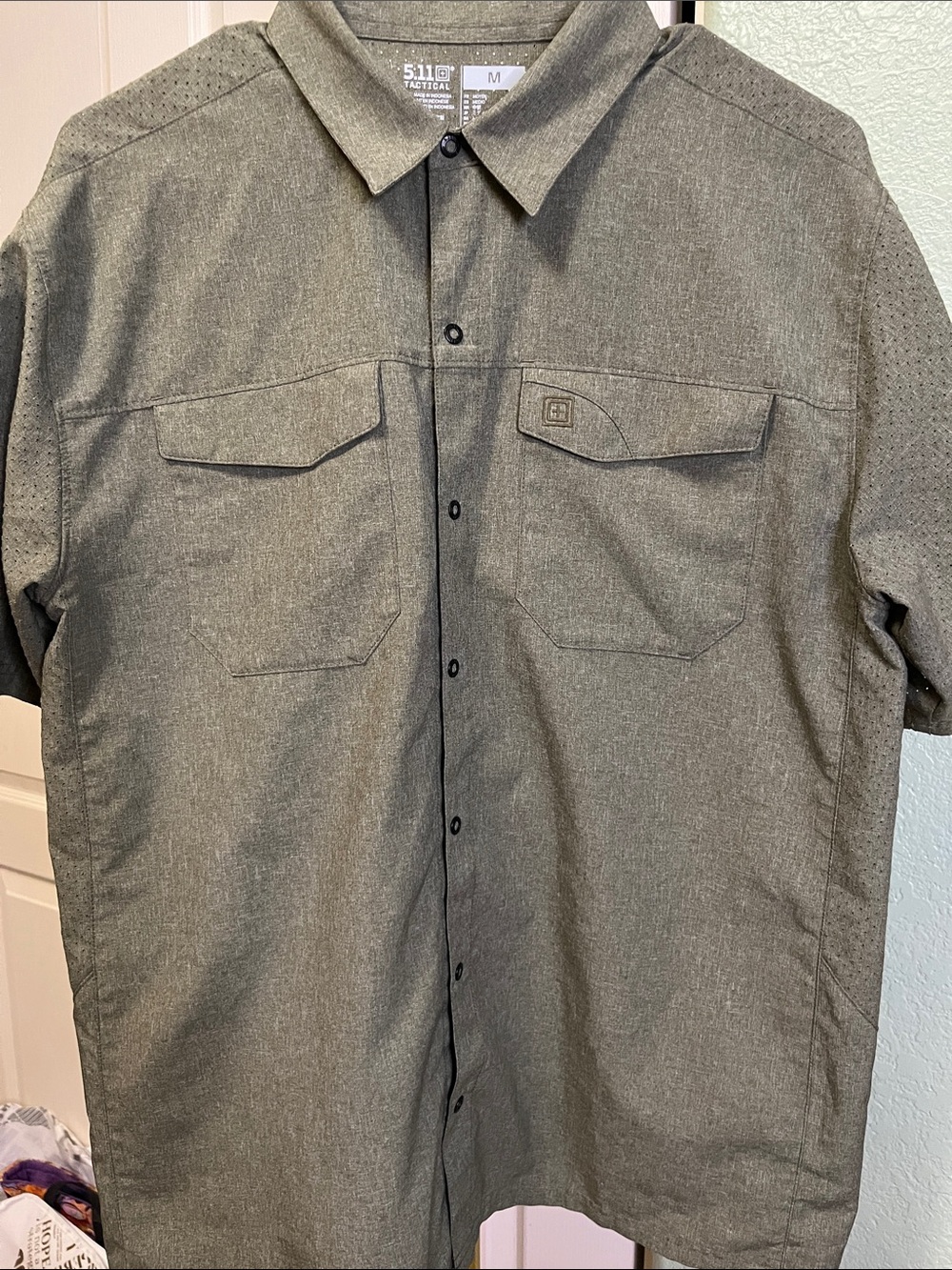 5.11 Tactical Short-Sleeve Button-Front Shirt in Olive Green size M